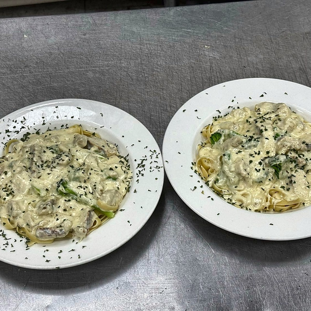 Chicken Alfredo Lunch.