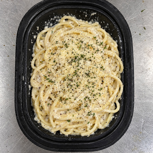 Kids' Spaghetti with Alfredo Sauce.